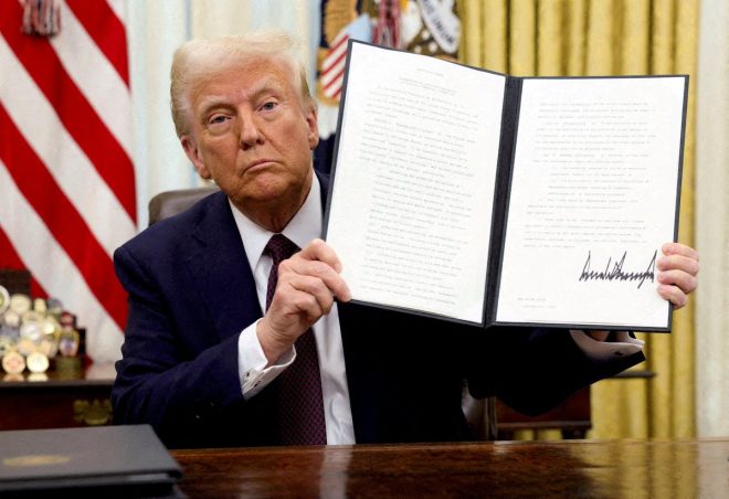 Trump's Election Order Struck Down Again: What's Next? — federal court ruling Trump election order, judicial decisions on election integrity 2025, Trump legal battles update