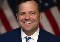 Trump's Housing Director Calls for Powell's Resignation! —  Federal Reserve leadership, interest rate reduction, housing market trends