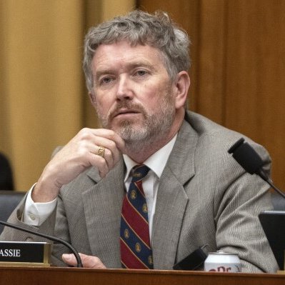 Trump's PAC Targets Own Party: Massie Under Fire! — Trump PAC ad campaign, GOP primary challenge 2025