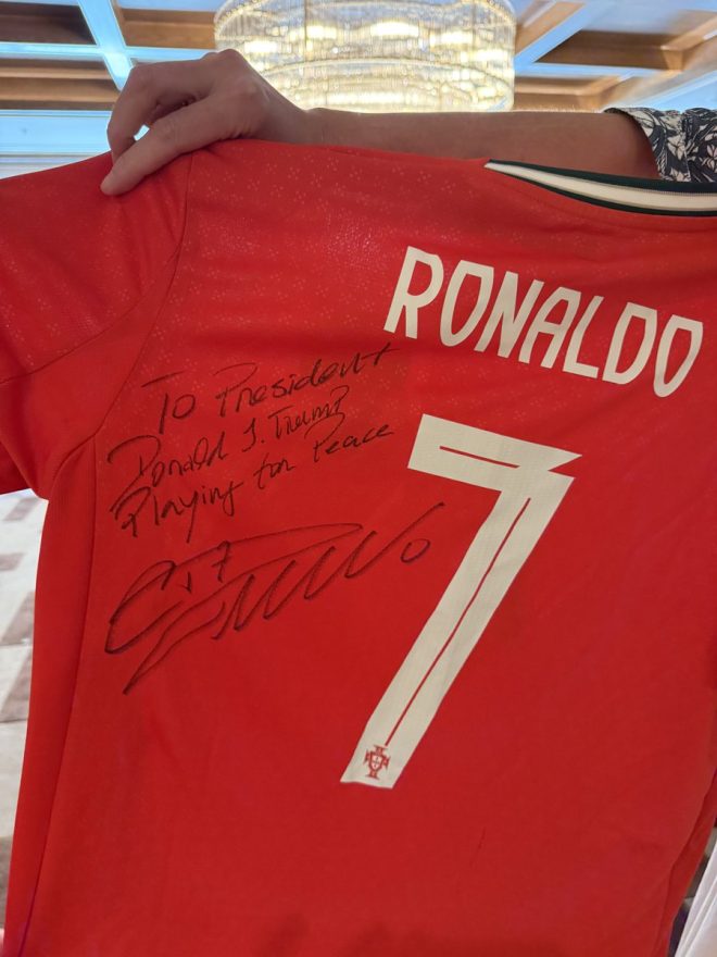 Trump's Ronaldo Jersey: Love or Controversy? — Trump Ronaldo jersey news, Soccer legend gifts Trump 2025