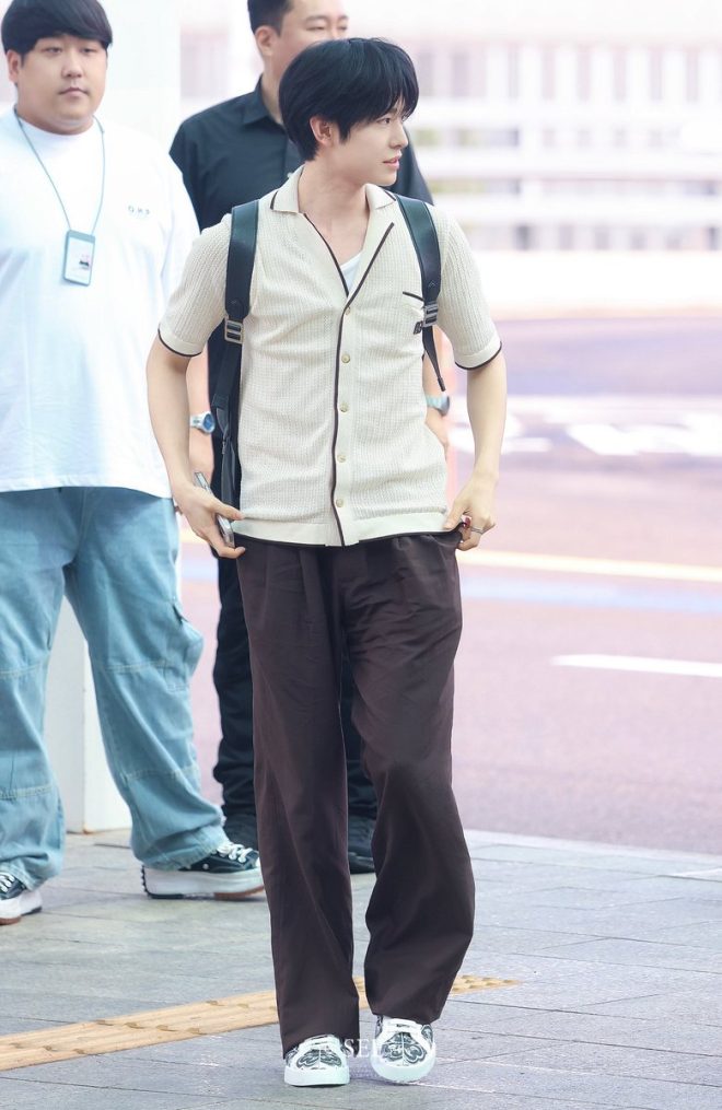 YUSHI’s Outfit Dilemma: Copycat or Fashion Statement? — YUSHI fashion, NCT127 London departure, K-pop outfit coordination