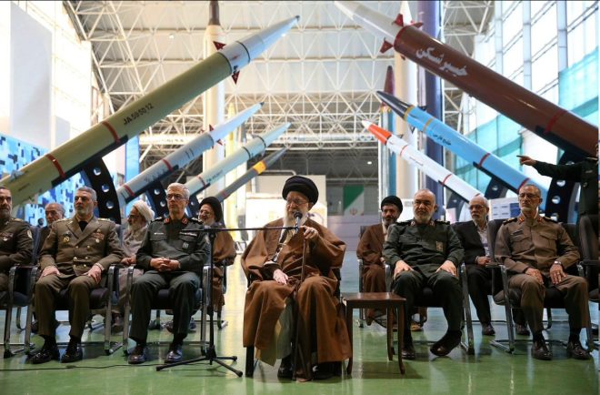¿Es Alí Jameneí el nuevo rostro del extremismo iraní? — Líder religioso Irán, Política de Trump 2025, Alí Jameneí discurso antioccidental