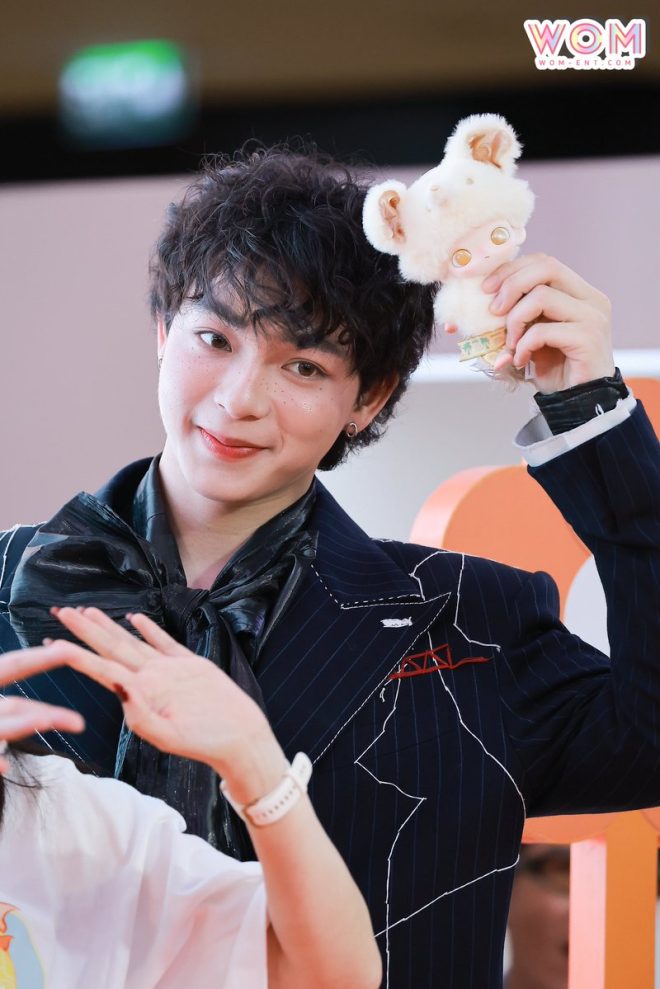 "บาส หัสณัฐ Shocks Fans at HELLO DIMOO Event!" — บาส หัสณัฐ 2025, DIMOO Thailand Limited Edition, Thailand-China Friendship Celebration