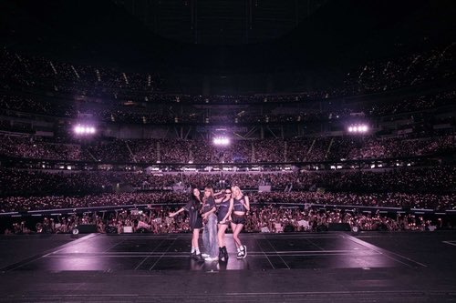 BLACKPINK's SOFI STADIUM Record: Game Changer or Overhyped? — BLACKPINK concert attendance record, SOFI Stadium girl group milestone, YG Entertainment music event success