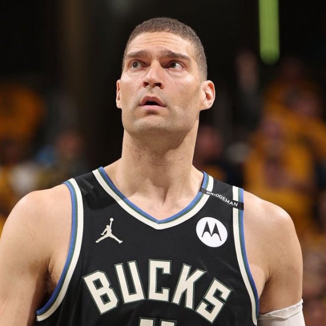 BREAKING: Brook Lopez snubs Lakers, joins CLIPPERS - are the Lakers in trouble? —  Brook Lopez joins LA Clippers, Lakers lose center, NBA free agency news