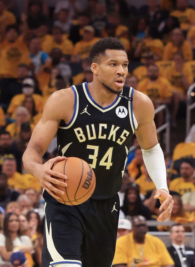 BREAKING: Giannis Antetokounmpo demands trade from Bucks after Lillard waiver - shocking report! —  Giannis Antetokounmpo trade rumors, NBA player dissatisfaction, Milwaukee Bucks controversy
