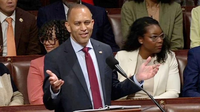 BREAKING: Jeffries' Epic Speech Shatters House Record! —  Hakeem Jeffries speech marathon, Medicaid cuts protest 2025, House floor debate tactics