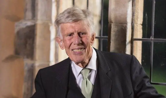 Death of Mewing Pioneer, Professor John Mew, at Age 96