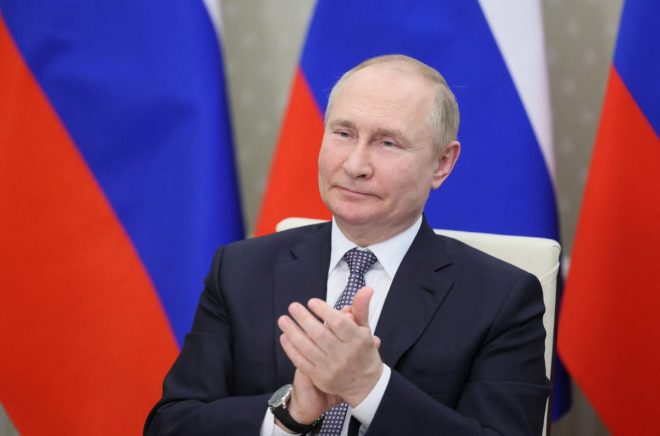 "EXCLUSIVE: Pentagon suspends crucial missile shipments to Ukraine - are US weapon stockpiles in jeopardy? #controversial #defensecrisis" —  Pentagon halts weapon shipments, Ukraine missile shipment concerns, Politico defense news