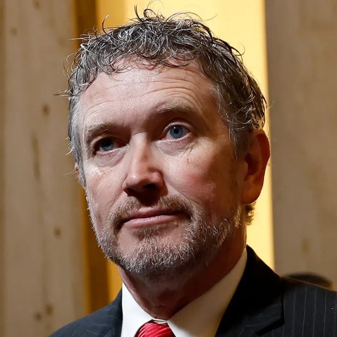 Massie's "Bloc of 10" Could Doom Trump's Big Bill! — Republican dissenters 2025, Trump legislation opposition, Massie GOP coalition
