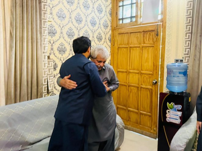 Mayor Kashif Shoro Offers Condolences on Brother's Death