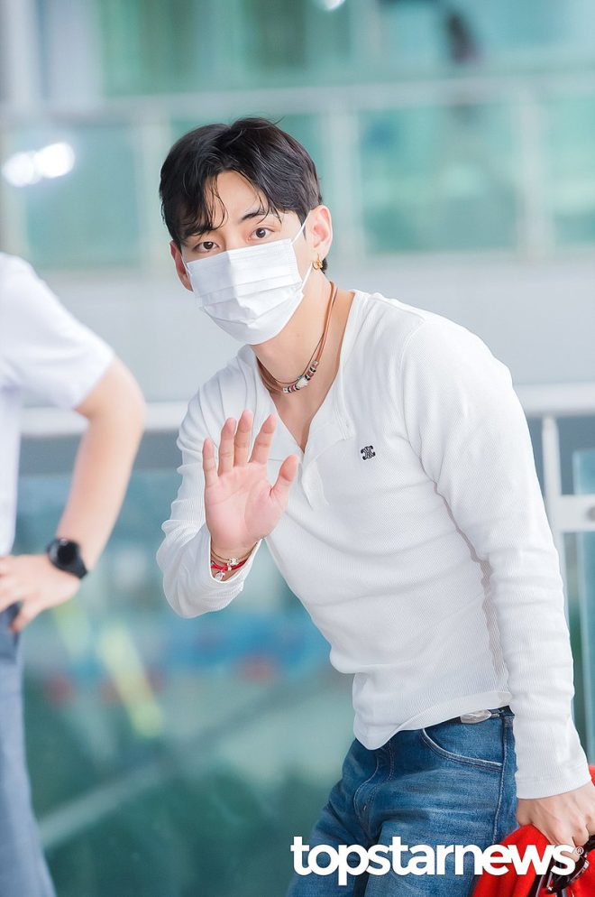 Taehyung's Flight Sparks Controversy: What’s Next? — safe travels Taehyung, Kim Taehyung news, Celine Boy V 2025