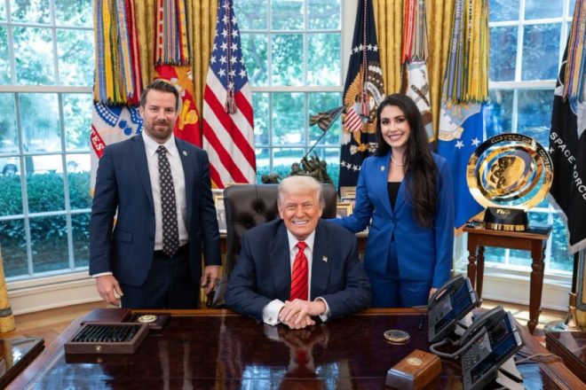 Trump's 4D Chess: Secret Oval Office Maneuvers Revealed! — 4D chess strategy, Oval Office secrets, Trump backstabbers 2025