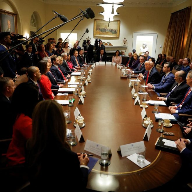 Trump's Cabinet Meeting: Will Secrets Be Revealed? — Trump Cabinet meeting news, political press briefing tomorrow, White House announcements 2025