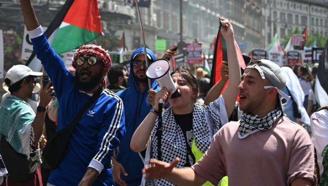 UK Muslims Push to Lower Voting Age to 13—Why? — UK voting age debate, Lower voting age to 13 UK, Muslim community voting rights 2025