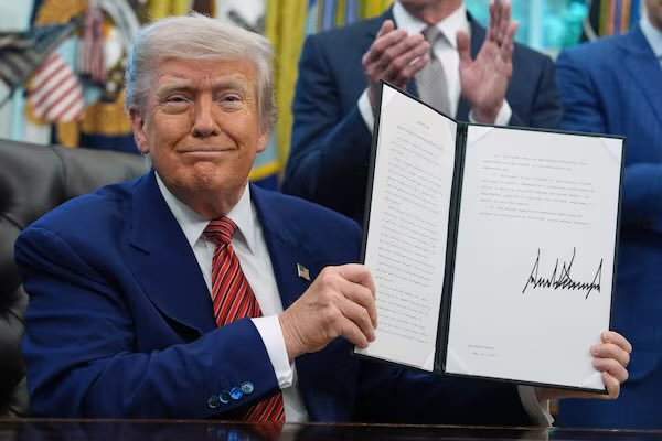 White House's July 4th Bill: Patriotism or Politics? — White House signing ceremony, Big Beautiful Bill update, July 4th 2025 news
