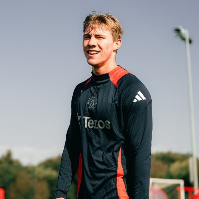 🚨 BREAKING: Højlund's Shocking Exit from Man Utd Looms! — Rasmus Højlund transfer news, AC Milan loan deal 2025, Manchester United player updates