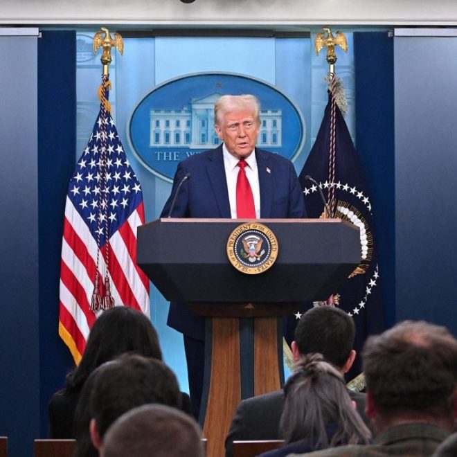 BREAKING: White House Threatens Banks Over Crypto Blockade! — crypto regulations 2025, financial penalties for banks, bullish trends in cryptocurrency