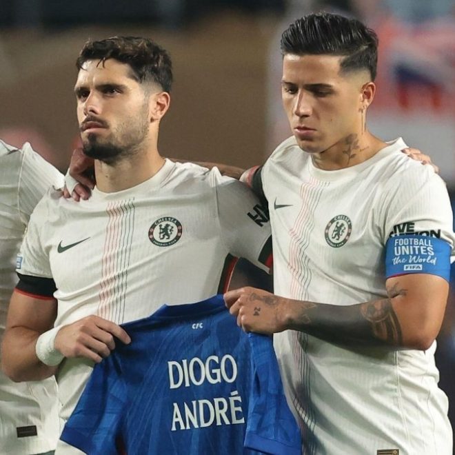 Chelsea Players Shock Fans with $500K Gesture to Rivals! —  charitable gestures in sports, Chelsea FC news 2025, player bonuses and philanthropy