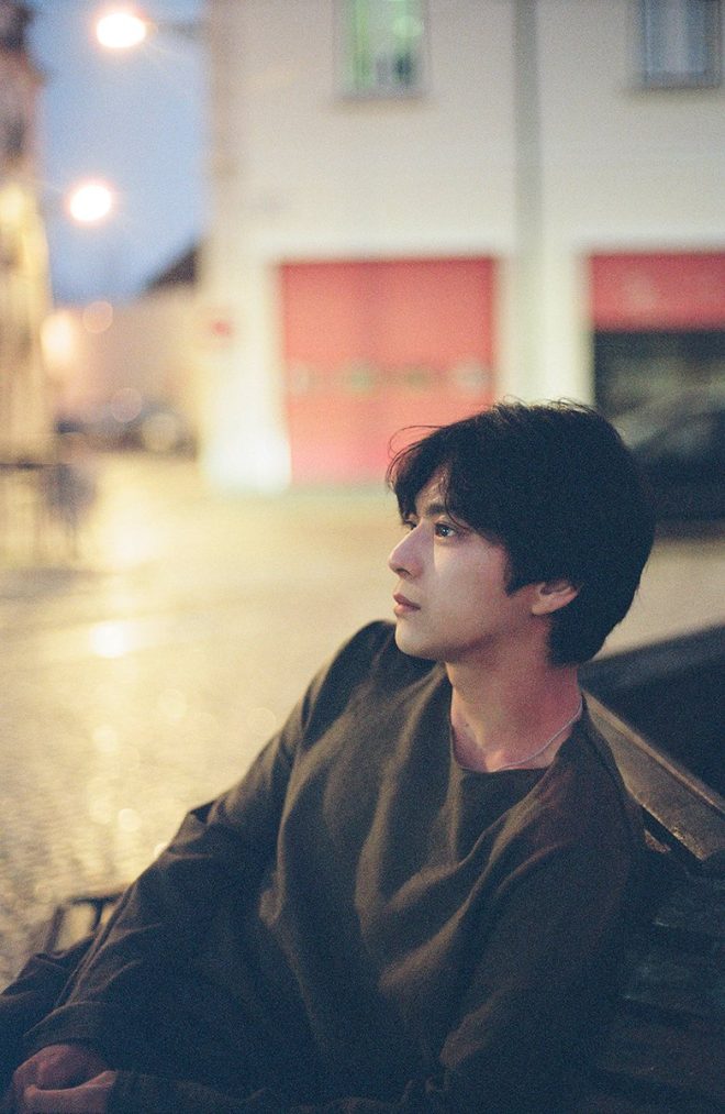 Controversial Breaking News: Satoh Katsuri's Solo Photo Book Sparks Debate - A Bird on Tiptoe Reveals Intimate Moments! 📸❤️📚 —
Japanese solo photography book
Heartwarming diary book
Travel photography collection