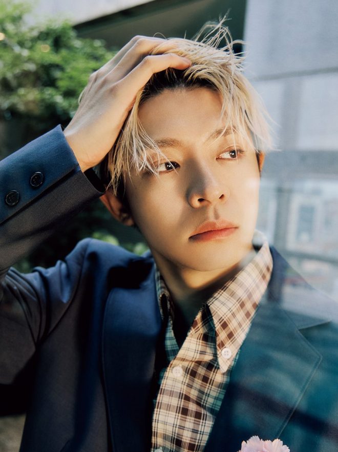 "Controversial Number_i岸優太 Solo Debut Cover on 'Numero Tokyo' Raises Eyebrows - What's His 'Frustrating' Reason for Turning 30? Exclusive Interview Reveals Surprising Answers!" —  Number_i岸優太, ヌメロ・トウキョウ, グランド ハイアット東京