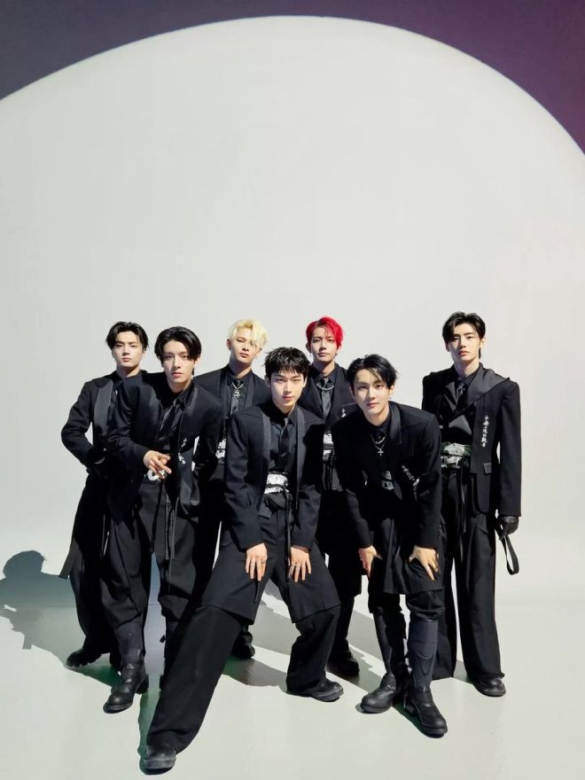 ENHYPEN Surges to France's Top 4! Is K-Pop Taking Over? — K-pop concert in France, ENHYPEN fan event 2025, top K-pop groups in France