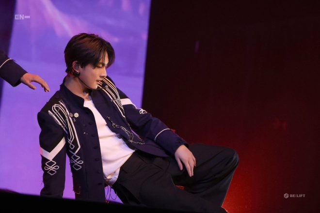 ENHYPEN's Chicago Stage Photo Sparks Major Controversy! — ENHYPEN World Tour Chicago 2025, ENHYPEN Walk The Line tickets, ENHYPEN concert stage photos