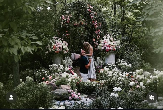 "Instagram Crashes After Taylor Swift & Travis Kelce's Engagement Announcement!" — Instagram outage, Taylor Swift engagement, Travis Kelce news