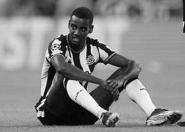 Isak's Fury: Newcastle Blocks Liverpool Move! — Newcastle transfer news, Liverpool FC updates, Alexander Isak contract situation