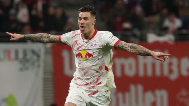 Manchester United's Shocking €80M Bid for Šeško! — Manchester United transfer news, Benjamin Šeško football update, €80m striker bid news