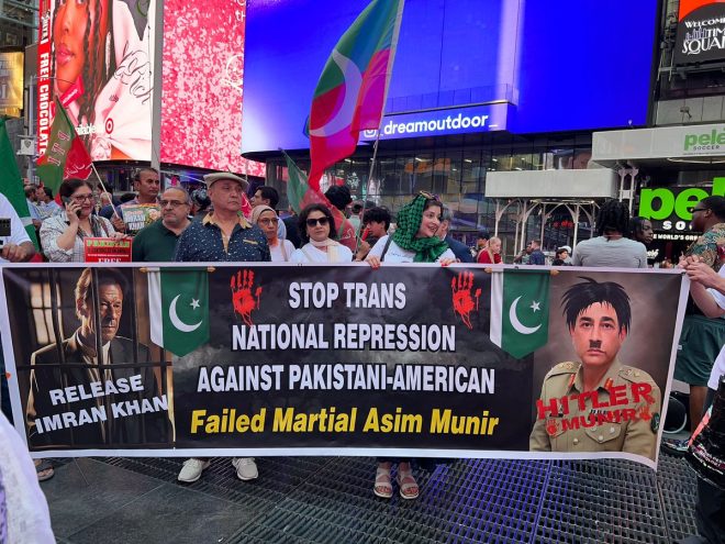 🚨 Plane Demands Asim Munir's Resignation Over Cricket! 🚨 —  Breaking Sports Headlines, Viral Protest News, Cricket Event Updates