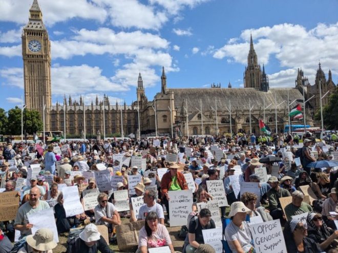 Police Arrest Hundreds for Signs, Ignore Actual Genocide —  protests against genocide UK, Palestine solidarity protests 2025, British police protest arrests