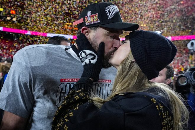 "SHOCKING: Taylor Swift and Travis Kelce reveal engagement, sparking rumors and backlash! 💔💍" — Taylor Swift Travis Kelce engagement news, celebrity couple engagement announcement, Taylor Swift Travis Kelce relationship update