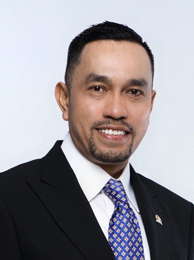 Shocking Discovery: DPR Star's Secret School Failures Exposed! — Ahmad Sahroni education background, DPR career despite poor academics, school diploma controversy 2025