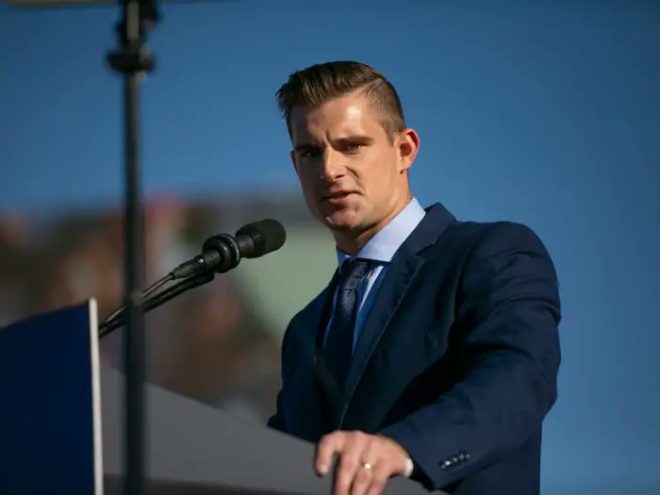 Shocking Move: Ex-White House Crypto Chief Joins Tether! —  former White House crypto advisor, Tether partnership news, Bitcoin market impact 2025