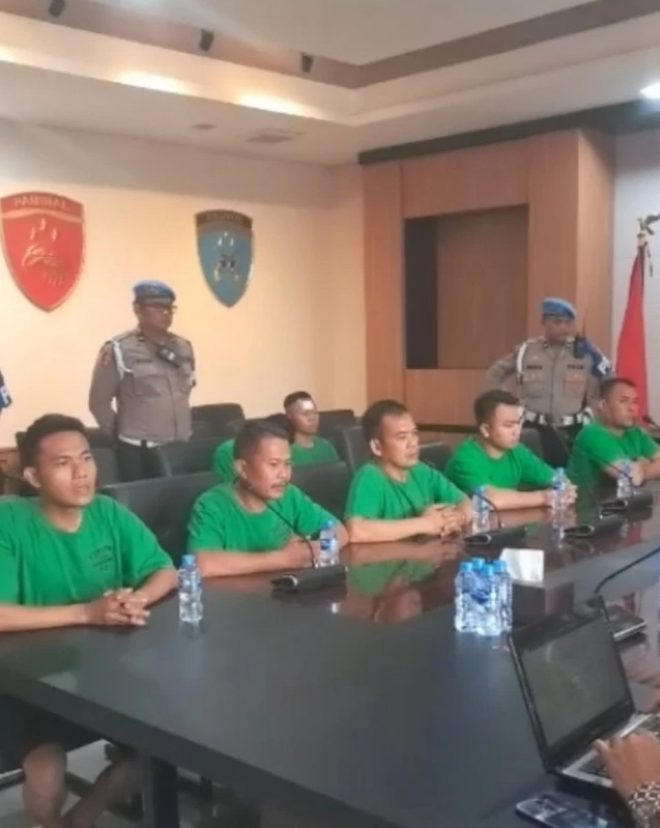 Shocking Revelations: 7 Cops Linked to Affan's Death! — Divisi Propam Polri, kasus kematian Affan Kurniawan, anggota Brimob Polda Metro