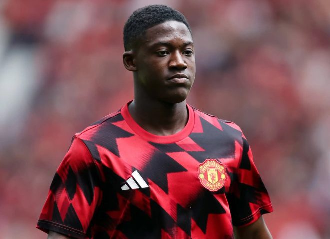 Shocking Shift: Chelsea's £70M Target Now Only £45M? — Kobbie Mainoo transfer news, Chelsea transfer update, Manchester United player valuation