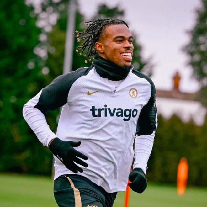 Shocking Twist: Dortmund Eyes Chelsea's Rising Star Chukwuemeka! —  Borussia Dortmund transfer news, Carney Chukwuemeka Chelsea deal, Aaron Anselmino loan interest