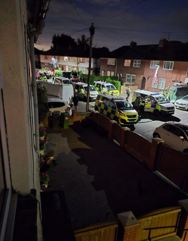 Shocking York Incident: Muslims Attack Locals Over Flags!
Police Response and Censorship Raise Alarming Questions — MAJOR YORK VIOLENCE 2025, LOCAL FLAG PROTEST CLASH, OFCOM CENSORSHIP YORK INCIDENT