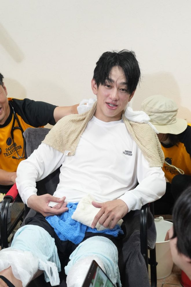 "Shojiro Jomima & Shintaro Morimoto Shockingly Send Gift to Yokoyama Yu in 24-Hour TV Special! Confusion with 'Iron Arm DASH' Filming?" 🔥 #YokoyamaYu #24HourTV —
Celebrity surprise gifts, Yoko Yama Yu, 24-hour TV
Iron Arm DASH mistaken for location shooting
Shigeaki Kishimoto & Morimoto Shintaro, Yoko Yama Yu, delicious treats