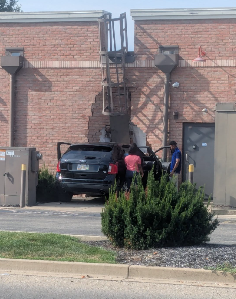 Springfield Chaos: Haitian Driver Crashes into Bob Evans! —  Springfield Ohio accidents, Wal-Mart parking lot incidents, Bob Evans restaurant crash