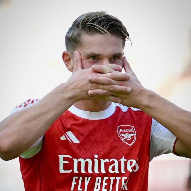 Stunning Header Shocks Fans: Gyökeres at Emirates! — Emirates Stadium news, Martin Zubimendi assist, Gyökeres mask debut 2025