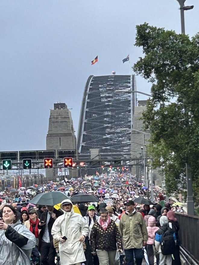Sydney's 90,000 March: A Stunning Show of Resilience! — Sydney events 2025, Sydney protests, Sydney weather challenges