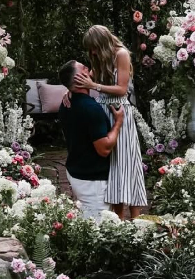 🚨 Taylor Swift & Travis Kelce: A Shocking Wedding Twist! — Taylor Swift wedding news, Travis Kelce engagement rumors, celebrity couple announcements 2025