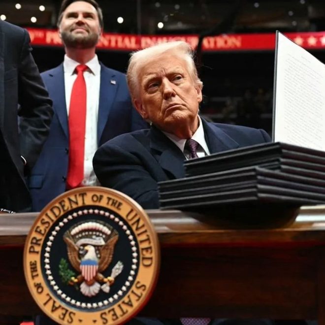 Trump's Bold Move: Crypto in 401(k)s Sparks Outrage! —  Bitcoin retirement plan, crypto investment strategy 2025, executive order cryptocurrency 401(k)