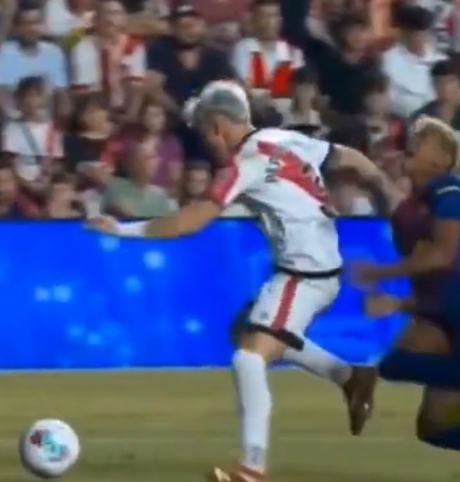 VAR Failure Sparks Chaos: Barcelona's Controversial Penalty! — VAR controversy Barcelona, referee communication failure, La Liga penalty incident