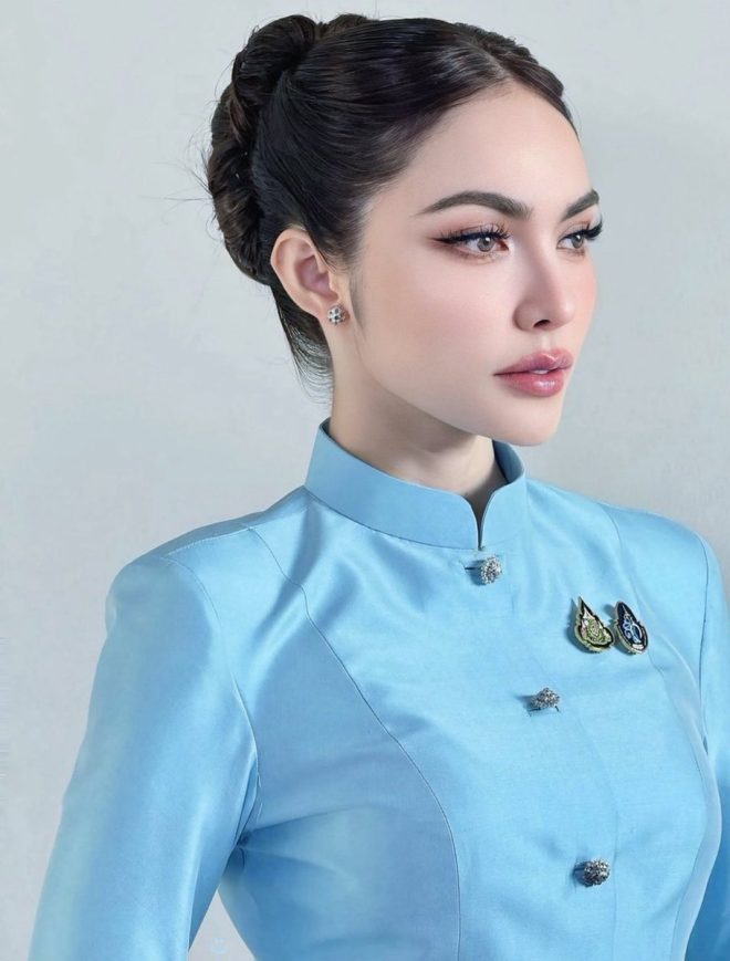 "Shocking Beauty Secrets: Charlotte's Stunning Transformation!" —  สวยงามไม่เหมือนใคร, แฟชั่นสุดฮิต 2025, วันดีๆ ของชาล็อต