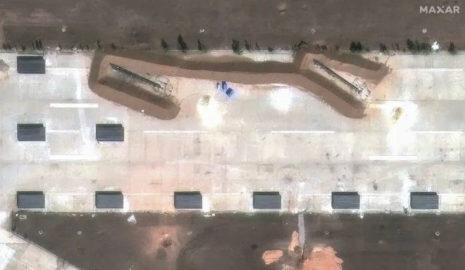 Что скрывает Донецкий аэропорт? Новые спутниковые снимки! — БПЛА на Донбассе, спутниковые данные 2025, военные объекты Донецк