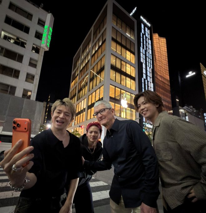 "Apple's CEO Tim Cook meets with Number_i at Apple Ginza ahead of grand reopening – special collaboration in 'uncharted territory'!" —  Tim Cook meeting, Apple Ginza reopening, Uncharted territory collaboration