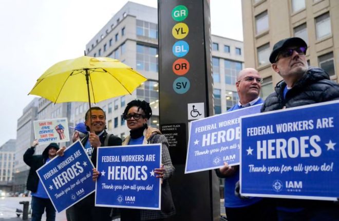 BREAKING: 100,000 Federal Workers Plan Historic Walkout! —  federal employee resignation trend, government workforce exodus 2025, bureaucratic accountability crisis
